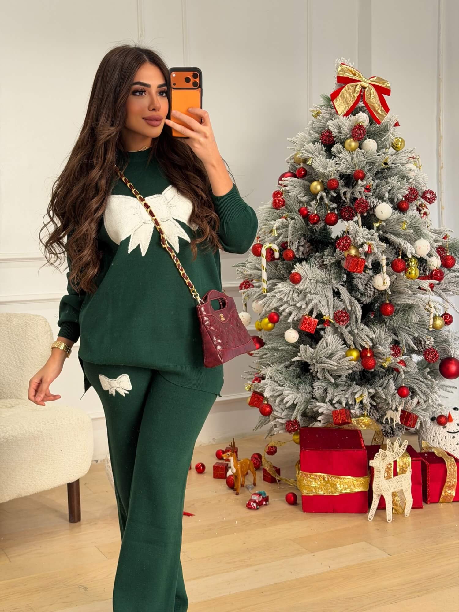 سوت تريكو بتفصيلة فيونكة - الصورة 4